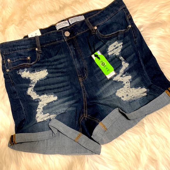 Indigo Rein PLUS denim shorts 🌸 - Picture 2 of 5